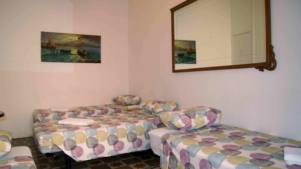 Pension Arosa Barcelona Room photo