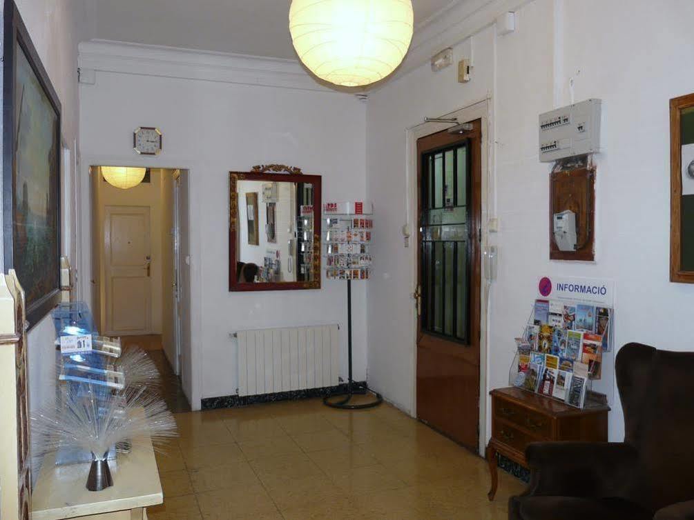 Pension Arosa Barcelona Exterior photo